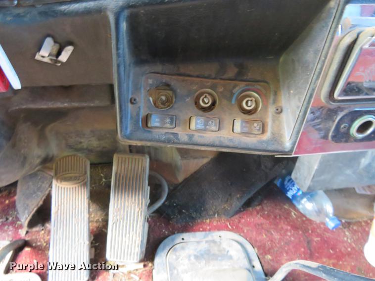 image for item EJ9718 1996 Peterbilt 379 semi truck