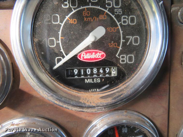 image for item EJ9718 1996 Peterbilt 379 semi truck
