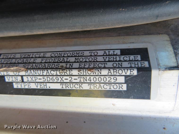 image for item EJ9718 1996 Peterbilt 379 semi truck