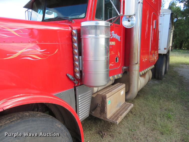 image for item EJ9718 1996 Peterbilt 379 semi truck