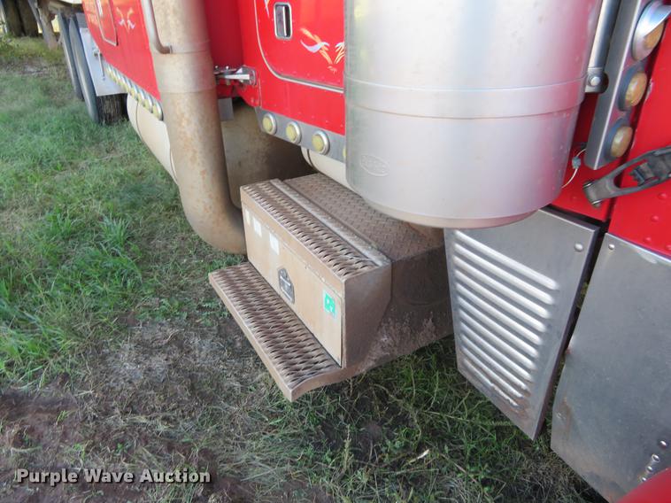 image for item EJ9718 1996 Peterbilt 379 semi truck