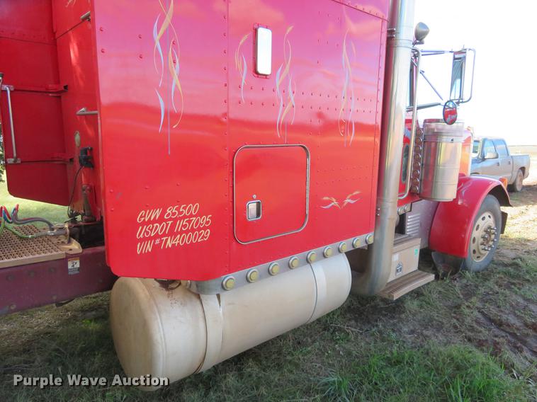 image for item EJ9718 1996 Peterbilt 379 semi truck