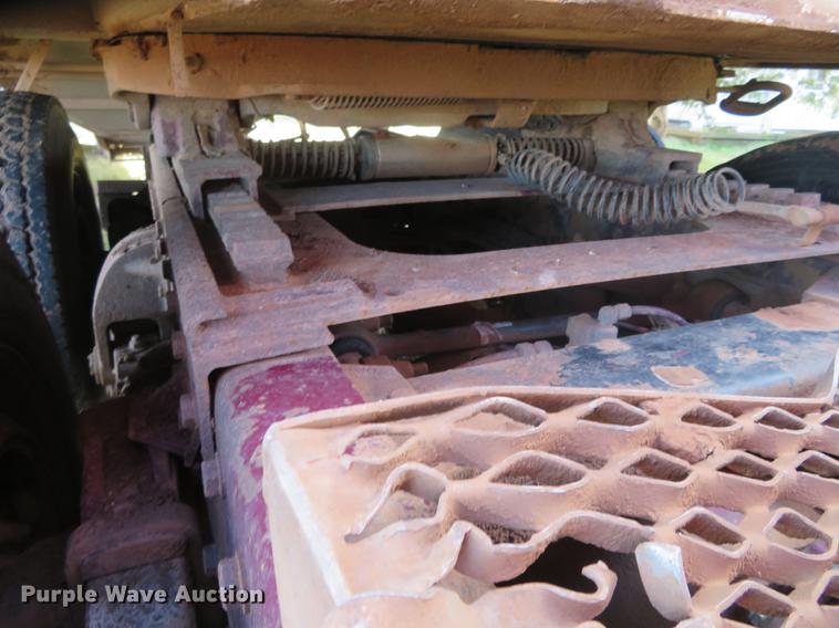 image for item EJ9718 1996 Peterbilt 379 semi truck