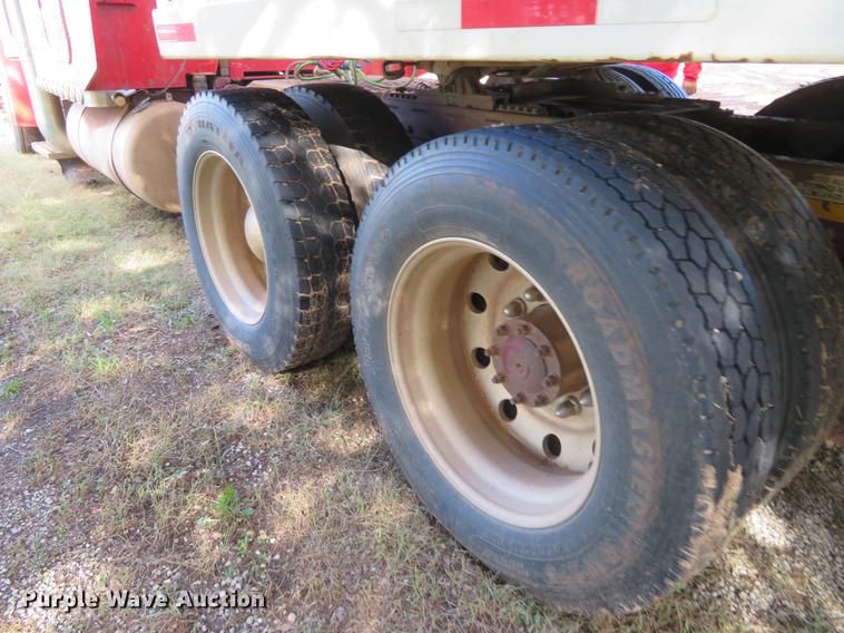 image for item EJ9718 1996 Peterbilt 379 semi truck