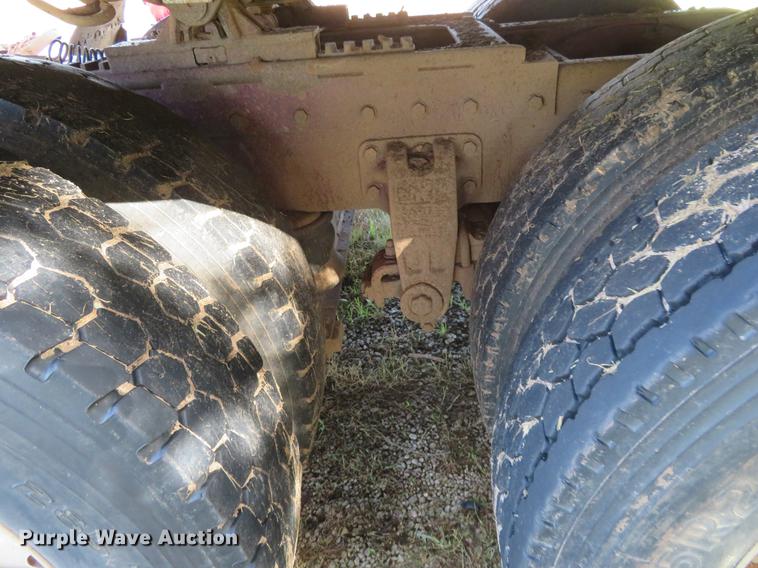 image for item EJ9718 1996 Peterbilt 379 semi truck