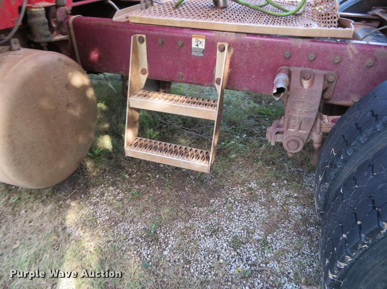 image for item EJ9718 1996 Peterbilt 379 semi truck