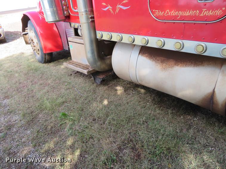 image for item EJ9718 1996 Peterbilt 379 semi truck