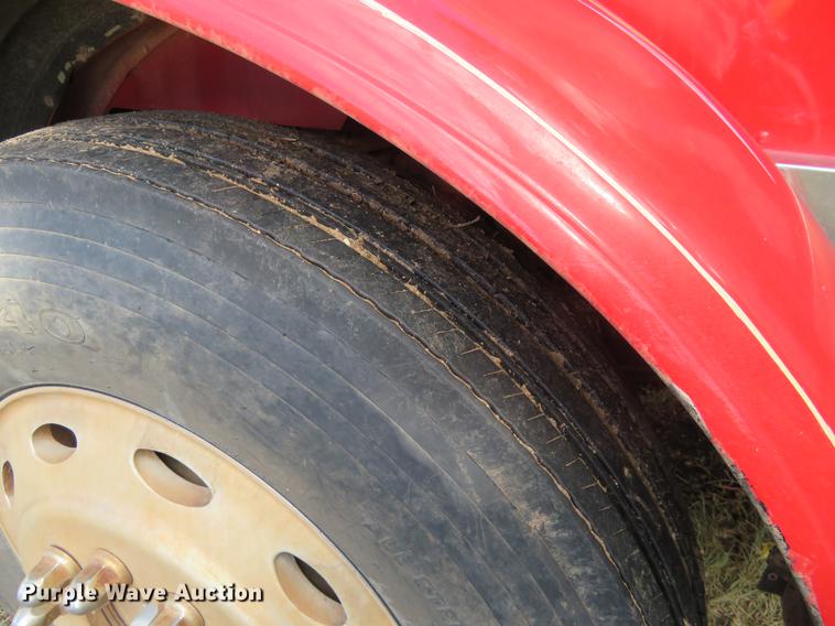 image for item EJ9718 1996 Peterbilt 379 semi truck