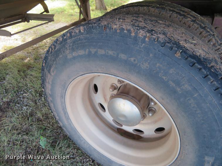 image for item EJ9718 1996 Peterbilt 379 semi truck