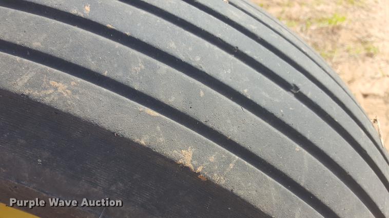 image for item EN9627 1996 New Holland 2450 windrower