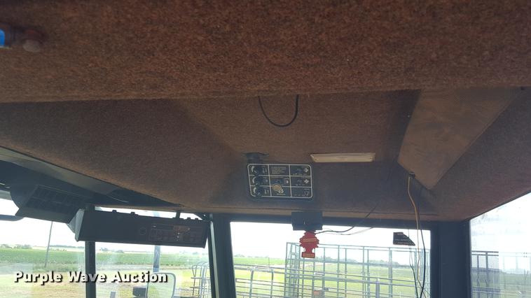 image for item EN9627 1996 New Holland 2450 windrower