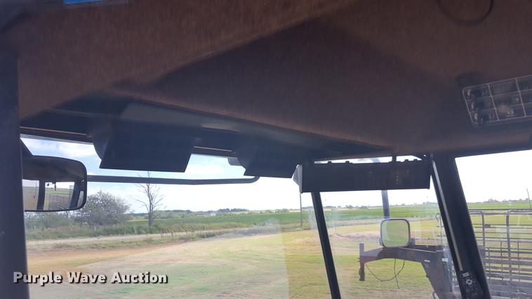 image for item EN9627 1996 New Holland 2450 windrower