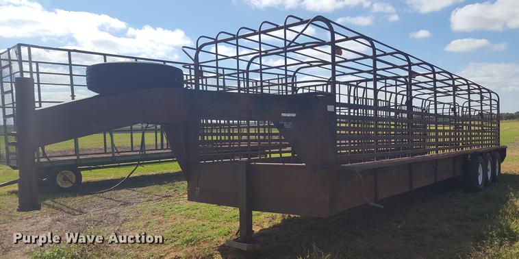 image for item EN9628 Livestock trailer