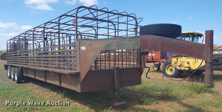 image for item EN9628 Livestock trailer