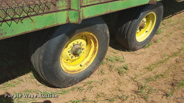 image for item EN9629 Cotton trailer