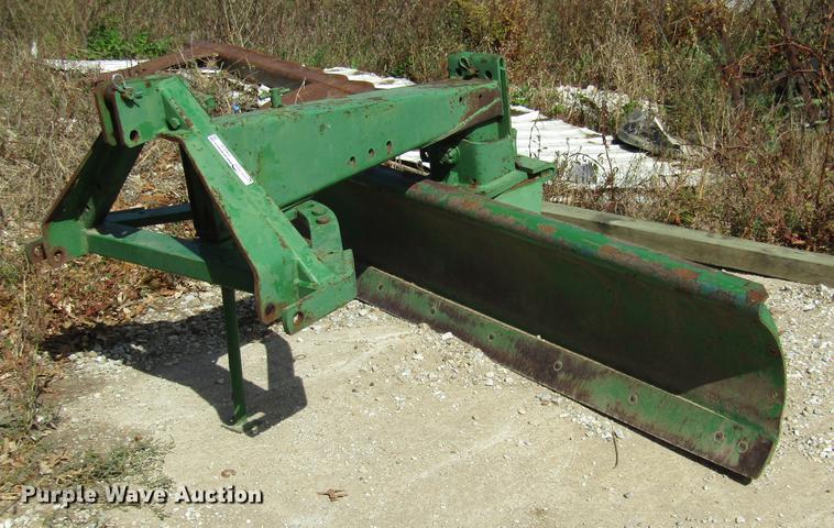 image for item FI9516 John Deere blade