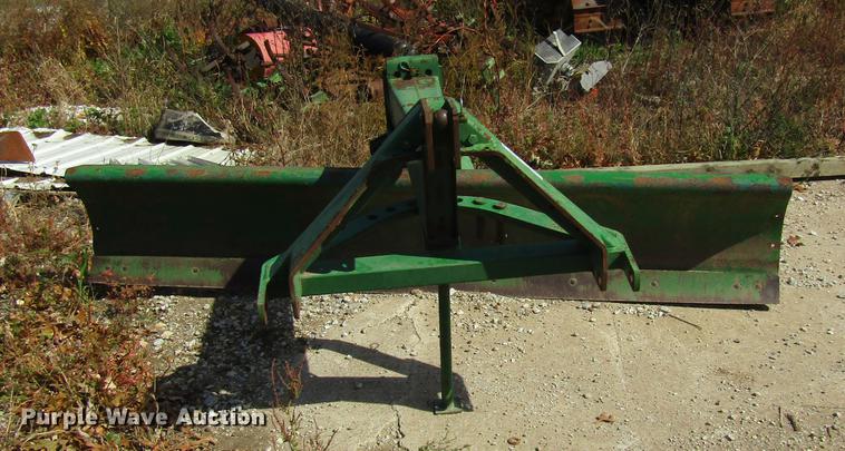image for item FI9516 John Deere blade