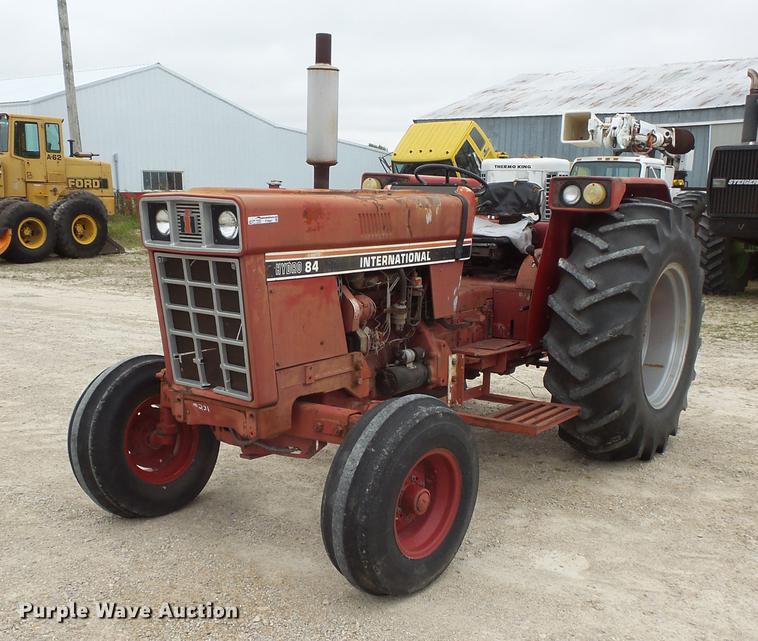 image for item FT9961 1984 International Hydro 84 tractor