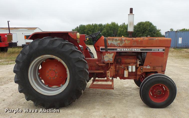 image for item FT9961 1984 International Hydro 84 tractor