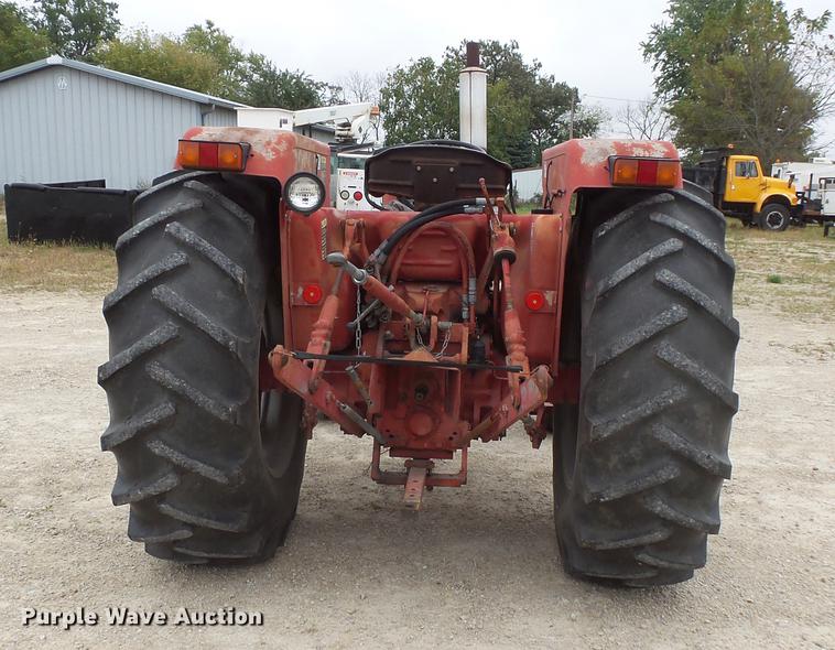 image for item FT9961 1984 International Hydro 84 tractor