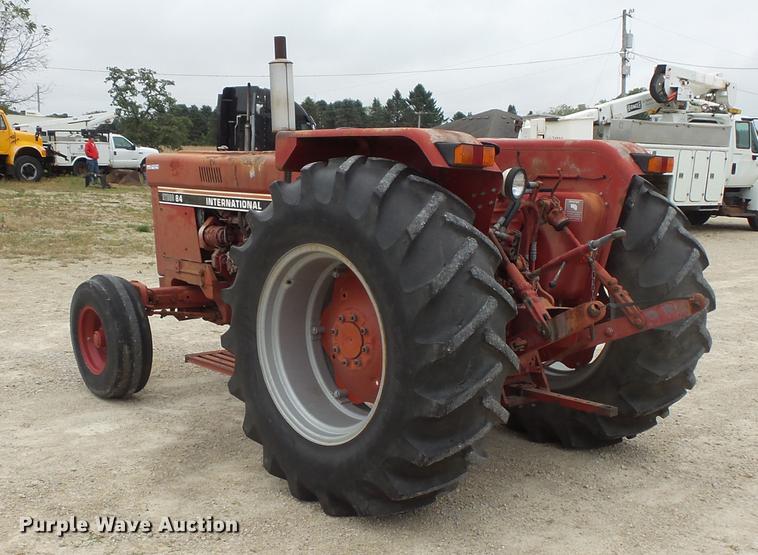 image for item FT9961 1984 International Hydro 84 tractor