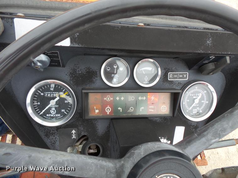 image for item FT9961 1984 International Hydro 84 tractor