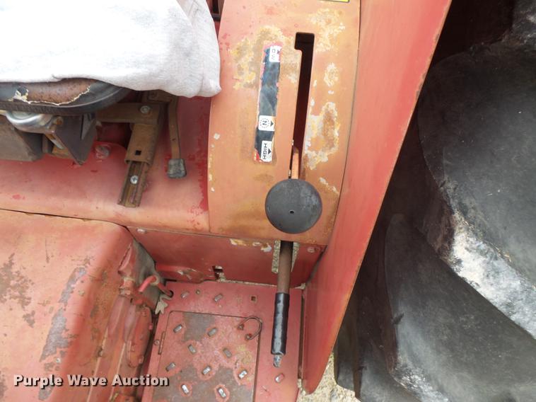 image for item FT9961 1984 International Hydro 84 tractor