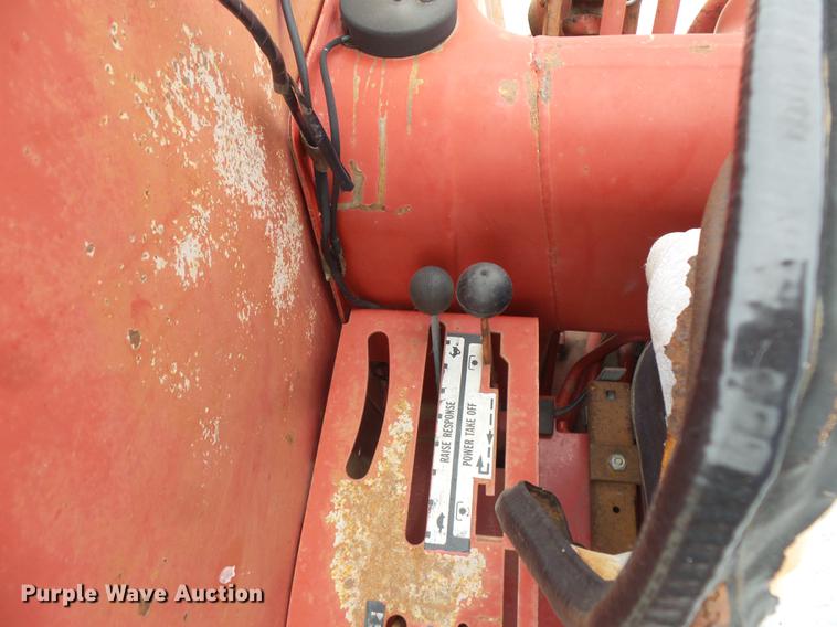 image for item FT9961 1984 International Hydro 84 tractor