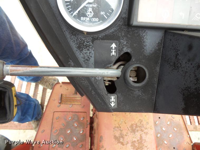 image for item FT9961 1984 International Hydro 84 tractor