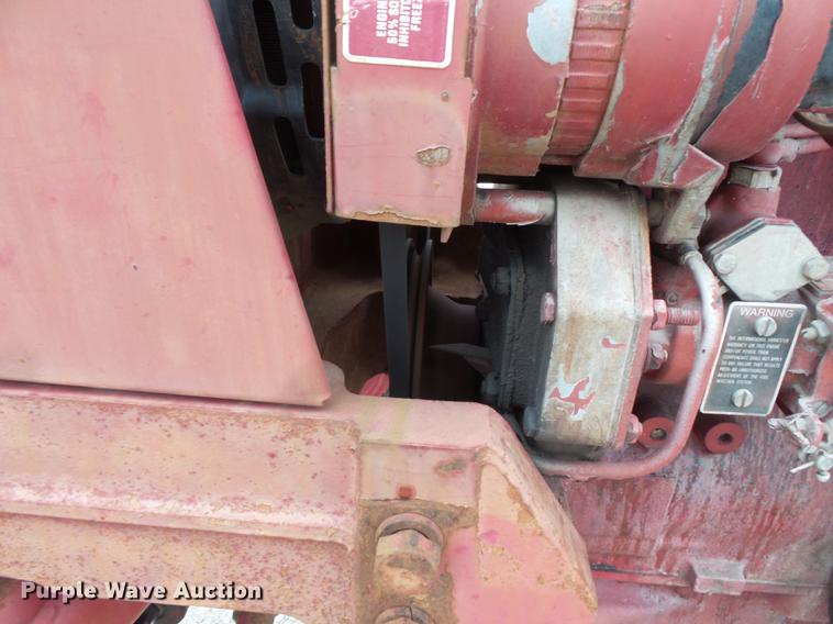 image for item FT9961 1984 International Hydro 84 tractor