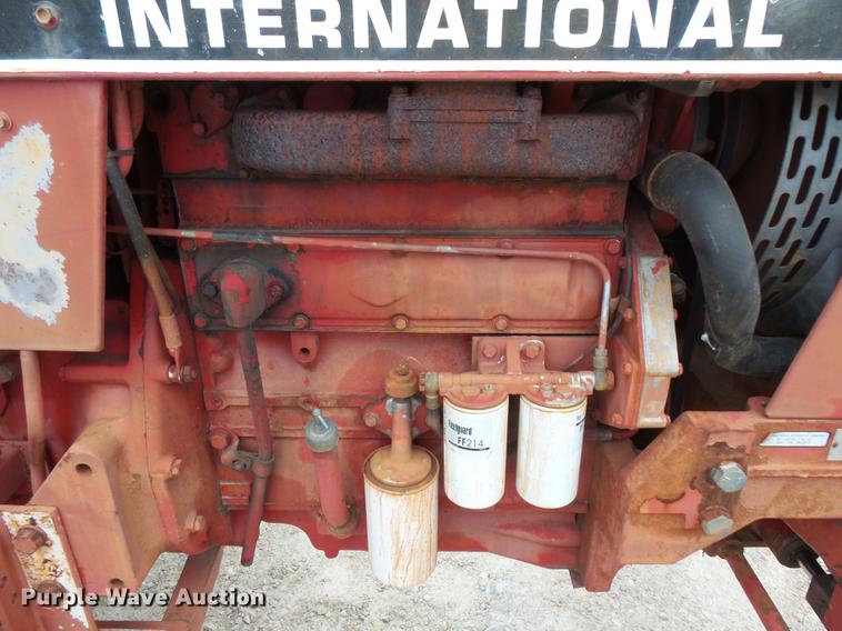image for item FT9961 1984 International Hydro 84 tractor
