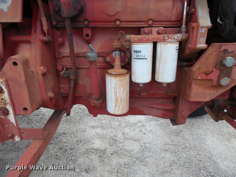 image for item FT9961 1984 International Hydro 84 tractor