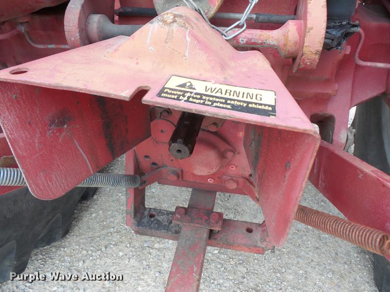 image for item FT9961 1984 International Hydro 84 tractor