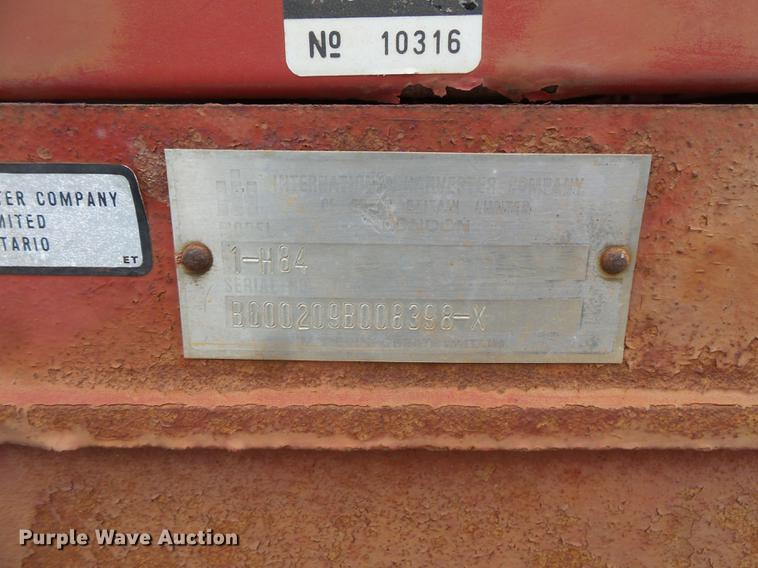 image for item FT9961 1984 International Hydro 84 tractor