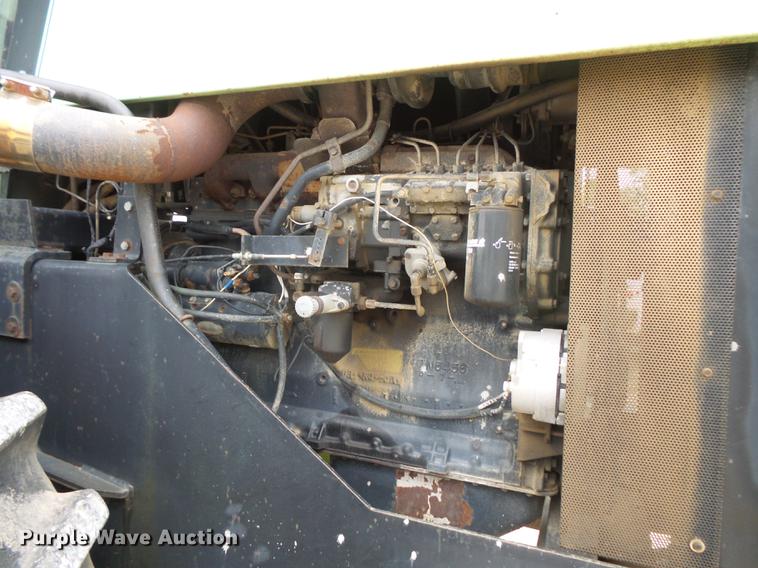 image for item FT9964 1985 Steiger Cougar CR1225 4WD tractor