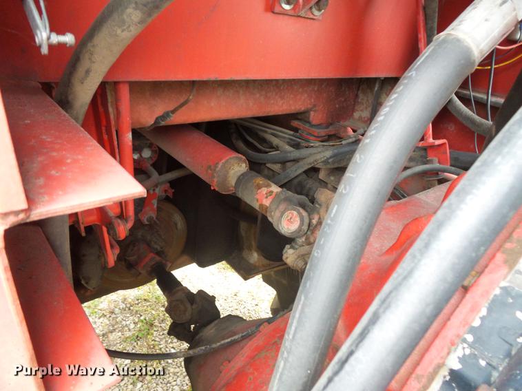 image for item FT9965 1975 Versatile 700 4WD tractor