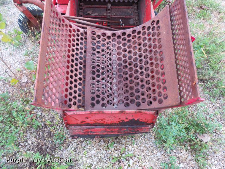 image for item FT9976 Gehl 800 silage blower