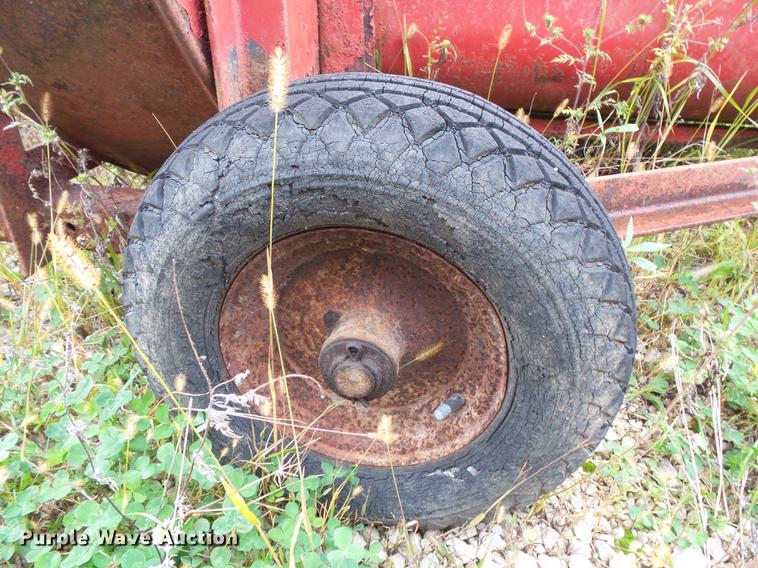 image for item FT9976 Gehl 800 silage blower
