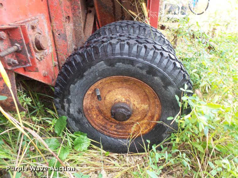 image for item FT9976 Gehl 800 silage blower