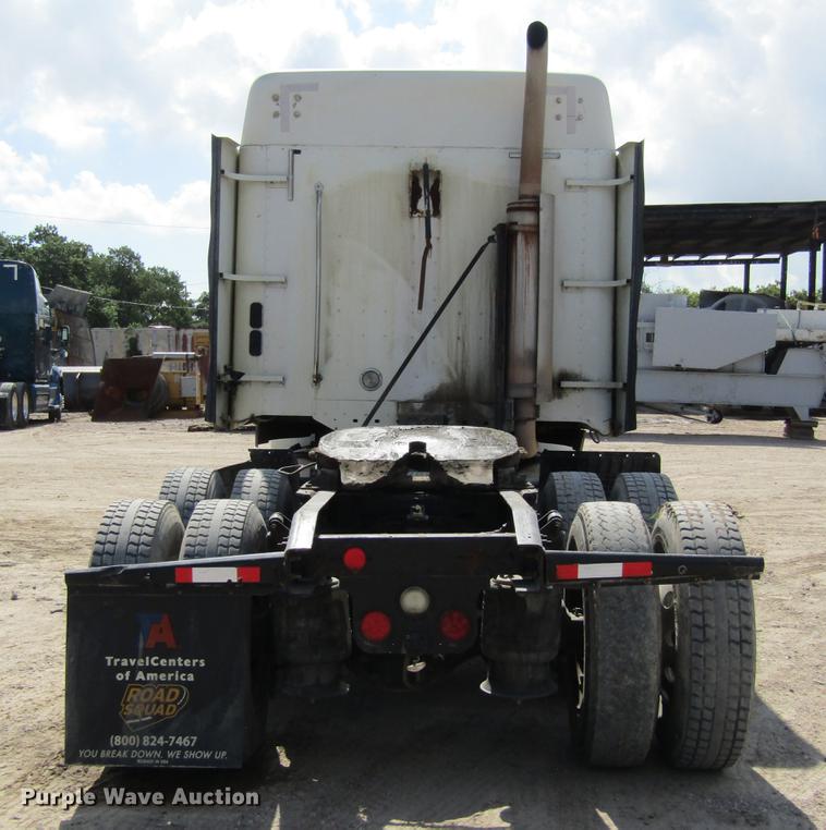 image for item DC7901 2007 Freightliner Columbia 120 semi truck