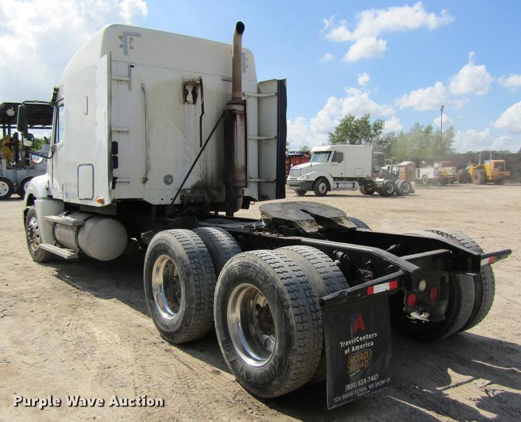 image for item DC7901 2007 Freightliner Columbia 120 semi truck