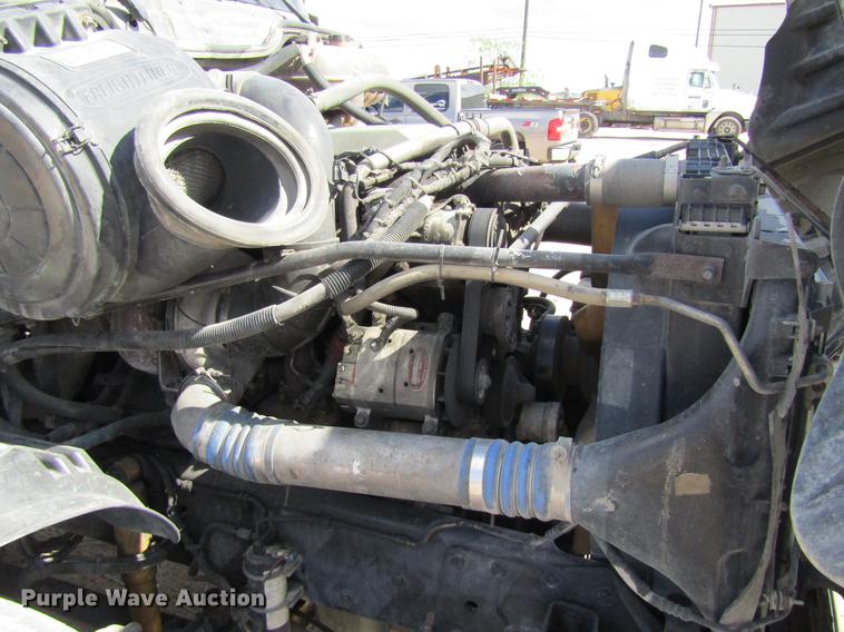 image for item DC7901 2007 Freightliner Columbia 120 semi truck