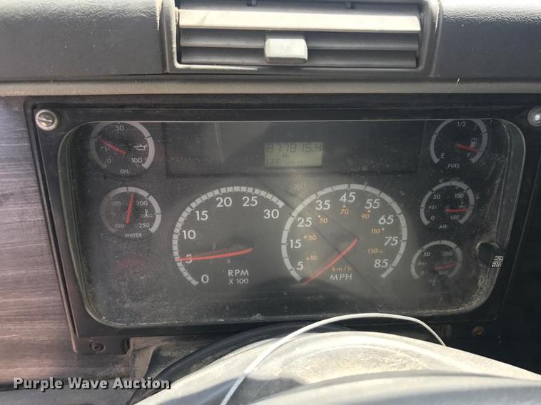 image for item DC7901 2007 Freightliner Columbia 120 semi truck