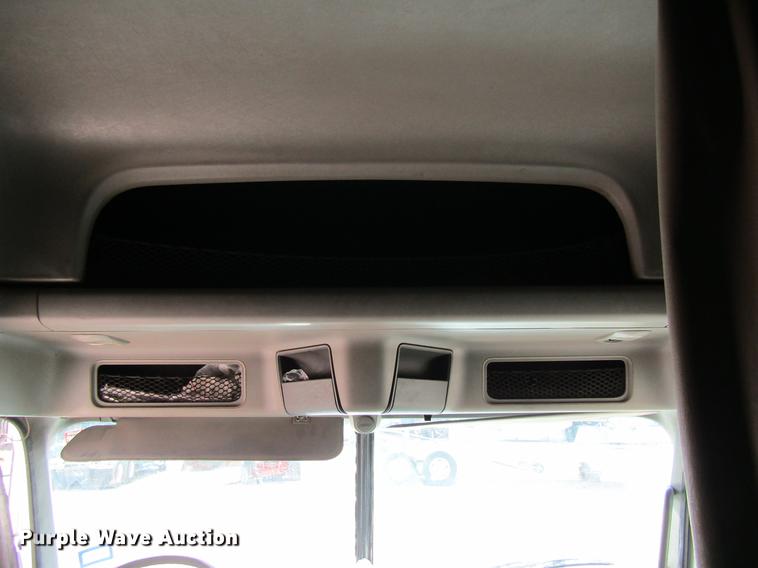 image for item DC7901 2007 Freightliner Columbia 120 semi truck