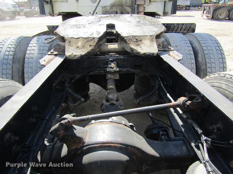 image for item DC7901 2007 Freightliner Columbia 120 semi truck