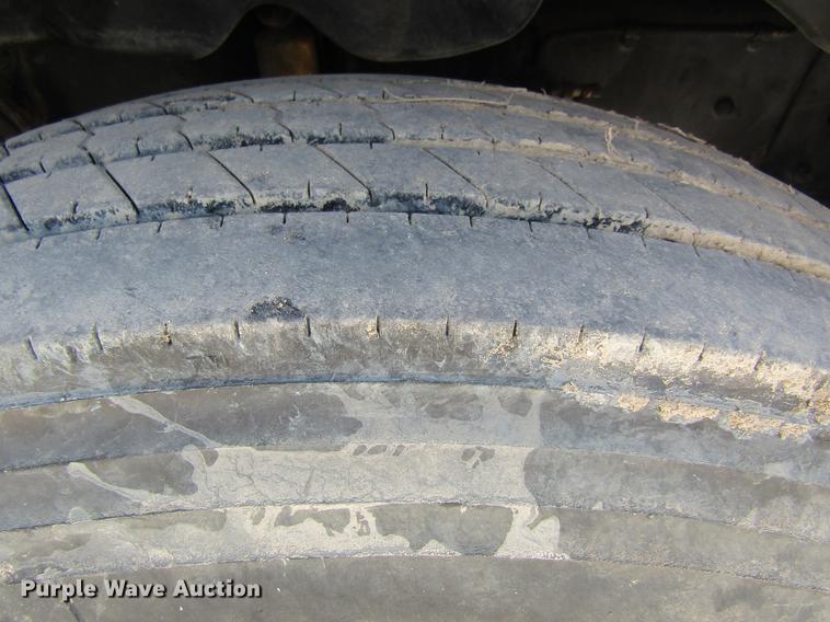 image for item DC7901 2007 Freightliner Columbia 120 semi truck