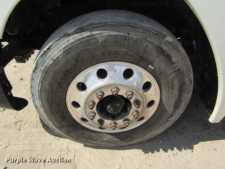 image for item DC7901 2007 Freightliner Columbia 120 semi truck