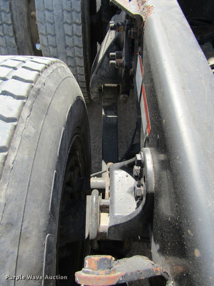 image for item DC7901 2007 Freightliner Columbia 120 semi truck