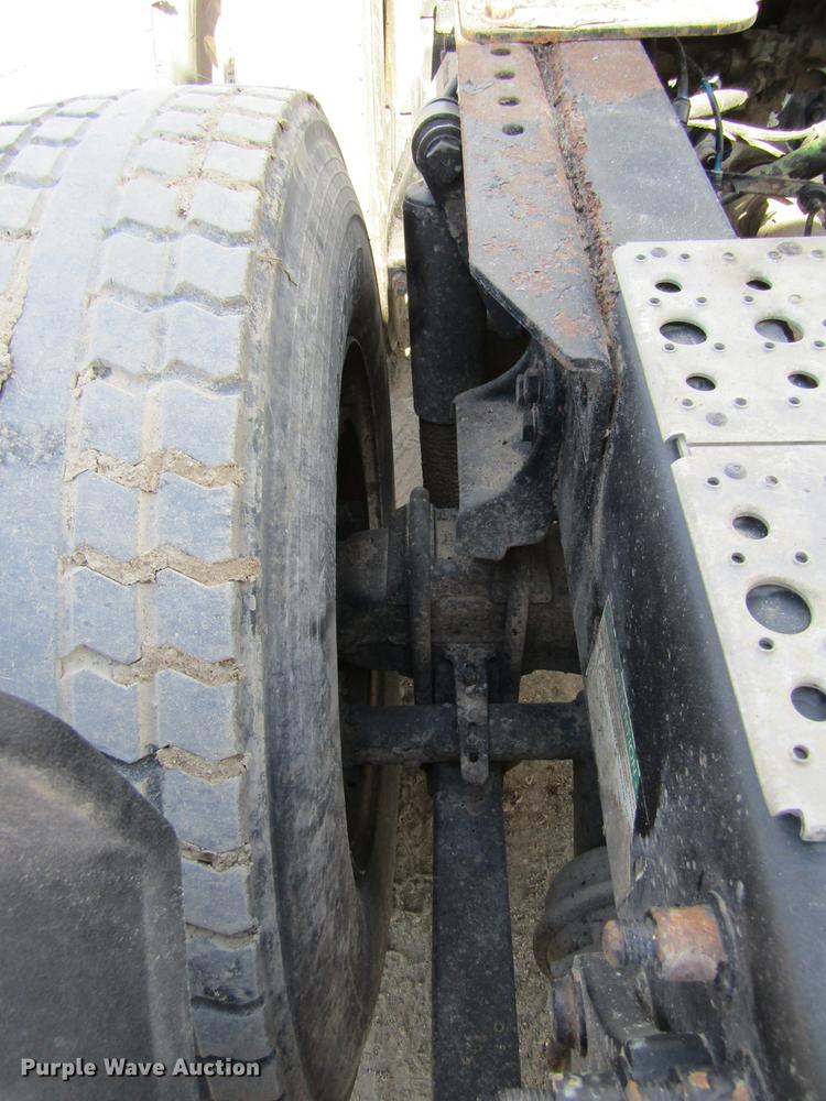 image for item DC7901 2007 Freightliner Columbia 120 semi truck