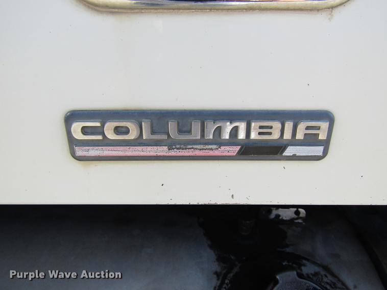 image for item DC7901 2007 Freightliner Columbia 120 semi truck